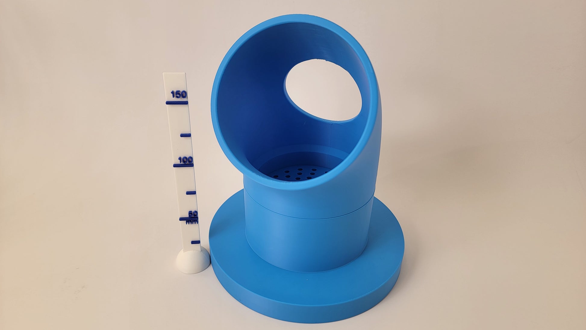 Size of a training pairing pipe in K9 scent detection training