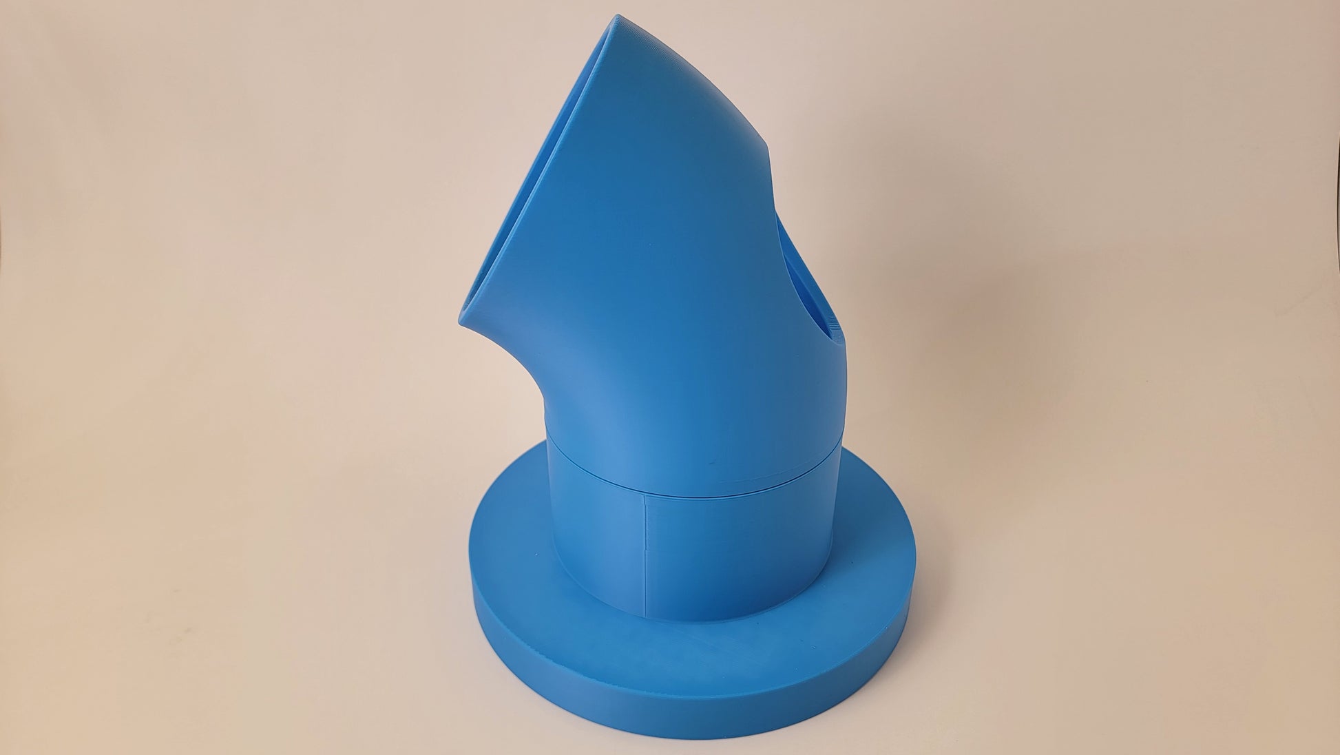 Pairing pipe used in scent detection introduction and training