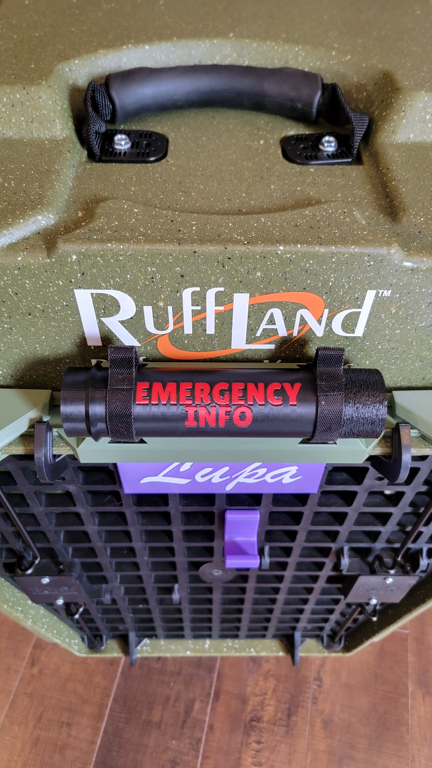 Ruffland kennel emergency contact accessory
