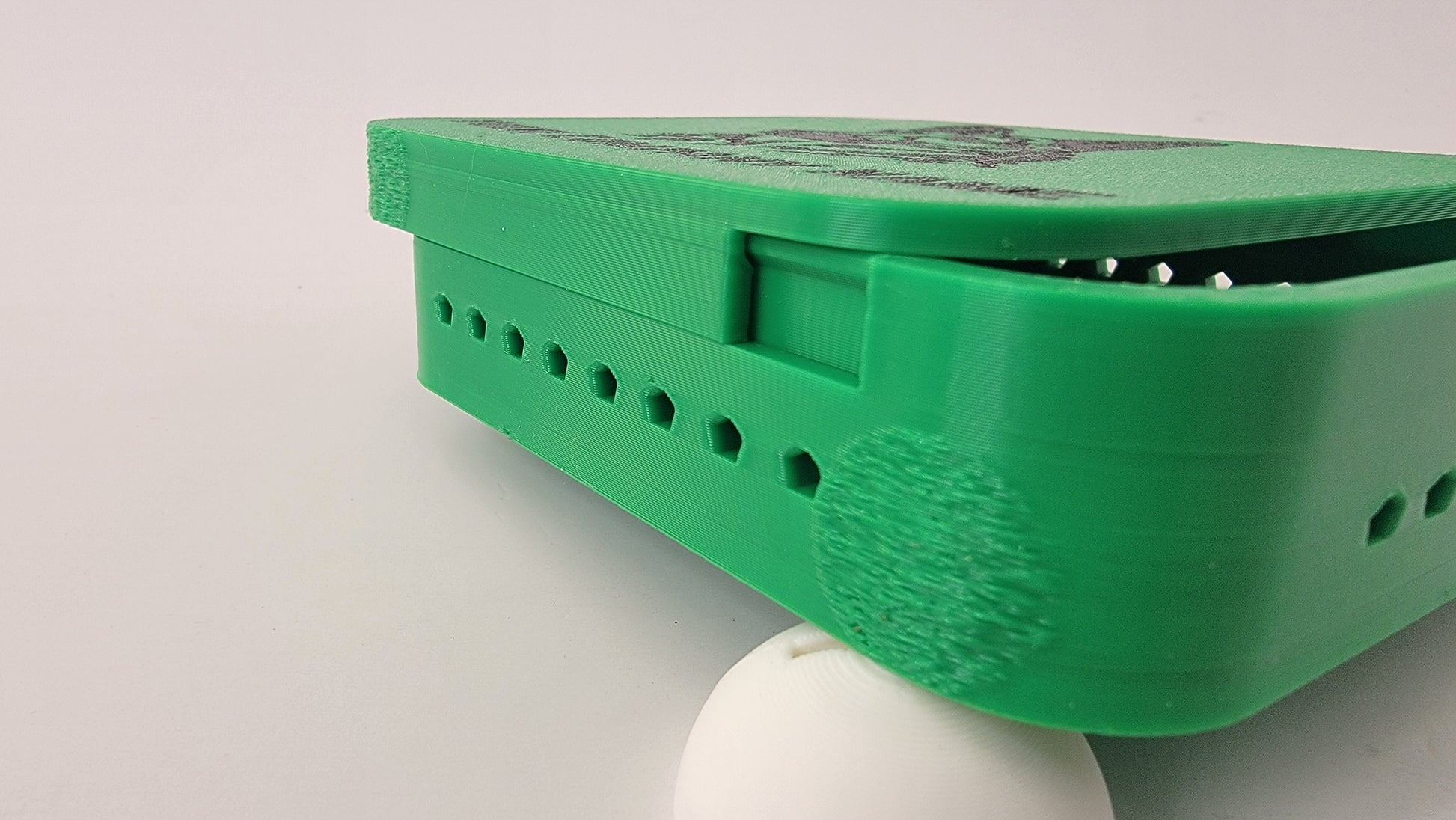 Tile hide showing flat profile for ground search nose work training